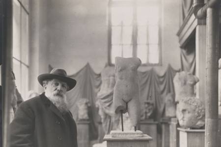 Rodin au milieu de ses antiques