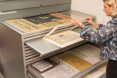 Plans, affiches et diplômes conservés au musée Rodin