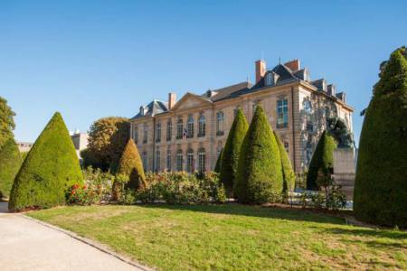 Côté cour d'honneur, Le Penseur, l'hôtel Biron