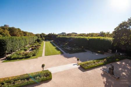 Spaces provided: the terrace and the central lawn