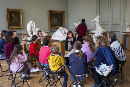 Visite-atelier dessin en famille dans les collections permanentes
